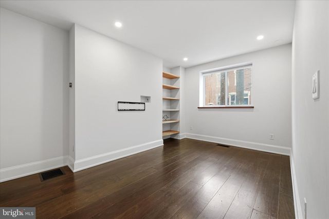 330 E THOMPSON ST, Philadelphia, PA 19125