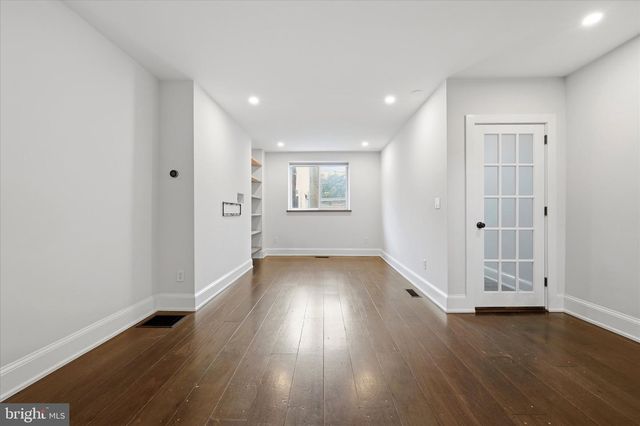 330 E THOMPSON ST, Philadelphia, PA 19125