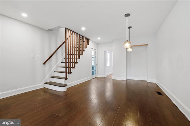 330 E THOMPSON ST, Philadelphia, PA 19125