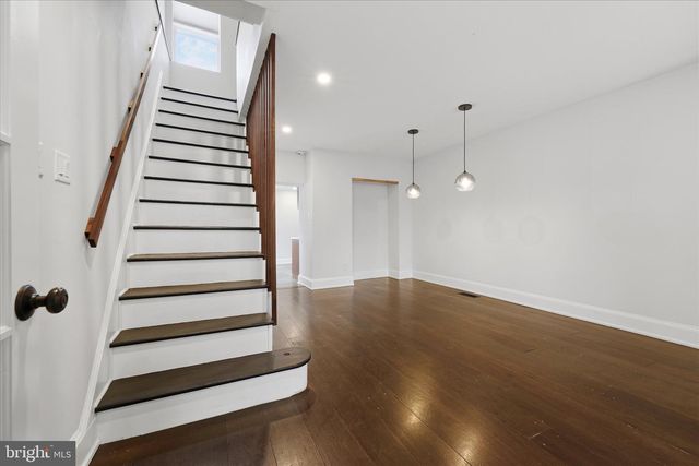 330 E THOMPSON ST, Philadelphia, PA 19125