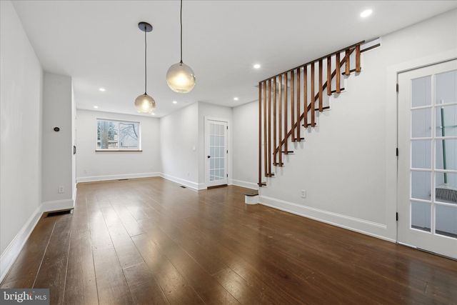 330 E THOMPSON ST, Philadelphia, PA 19125