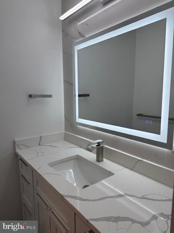 205 YOAKUM PKWY #1010, Alexandria, VA 22304