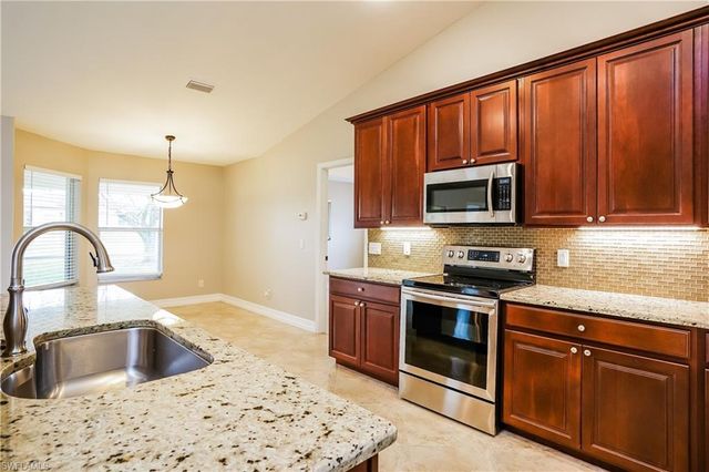 229 NE 7th PL, Cape Coral, FL 33909