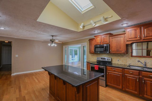 404 Highland Church Road, Paducah, KY 42001