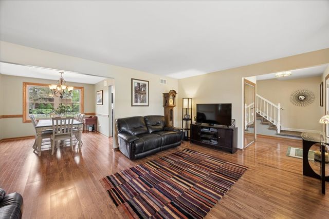 512 68th Street, Downers Grove, IL 60516