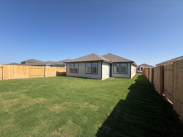 113 Honey Bee RD, Jarrell, TX 76537