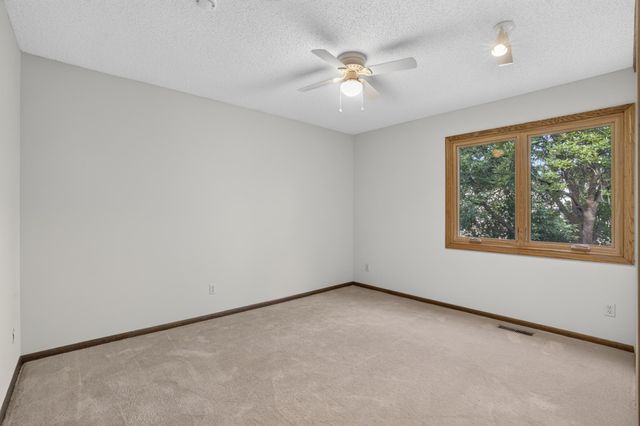 7055 Robinwood Trail, Woodbury, MN 55125