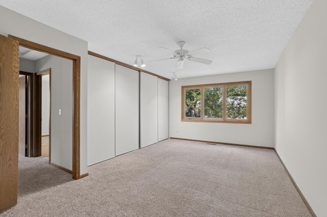 7055 Robinwood Trail, Woodbury, MN 55125