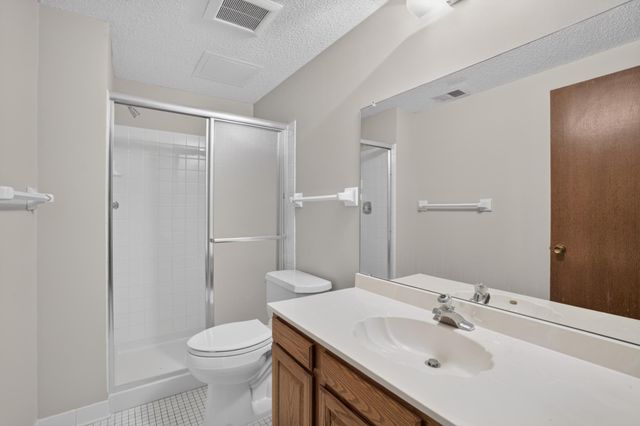 7055 Robinwood Trail, Woodbury, MN 55125