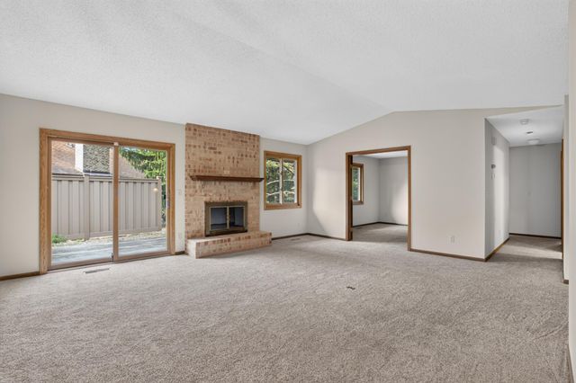 7055 Robinwood Trail, Woodbury, MN 55125