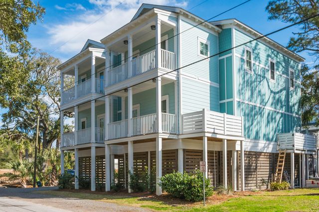 112 E Huron Avenue, Folly Beach, SC 29439