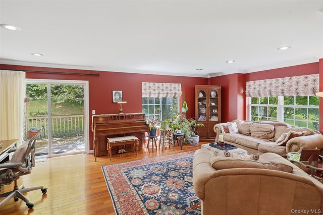 179 Isis Drive 3F, Newburgh, NY 12550