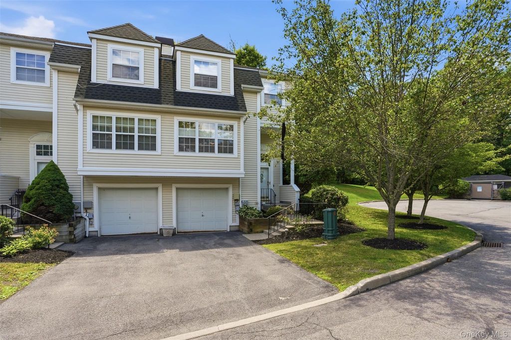 179 Isis Drive 3F, Newburgh, NY 12550