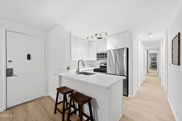 6355 Green Valley Circle 101, Culver City, CA 90230