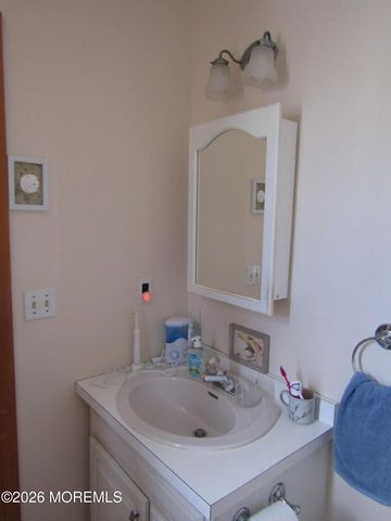 63 Cedar Run Road, Bayville, NJ 08721