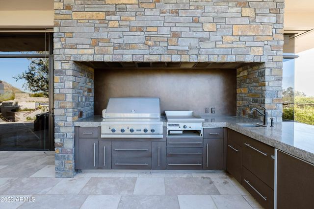 7451 N LAS BRISAS Lane, Paradise Valley, AZ 85253