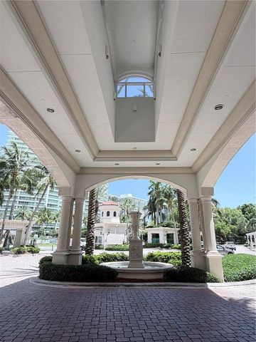 20000 E Country Club Dr 405, Aventura, FL 33180