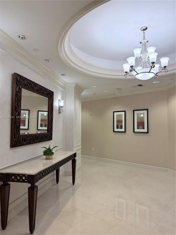 20000 E Country Club Dr 405, Aventura, FL 33180