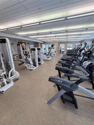20000 E Country Club Dr 405, Aventura, FL 33180