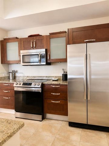 20000 E Country Club Dr 405, Aventura, FL 33180