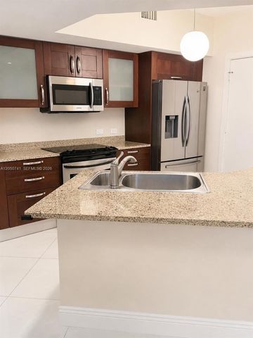20000 E Country Club Dr 405, Aventura, FL 33180
