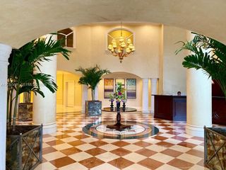 20000 E Country Club Dr 405, Aventura, FL 33180