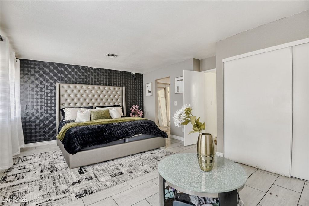 Image 10 of property listing at 2765 Heritage Court, Las Vegas, NV 89121