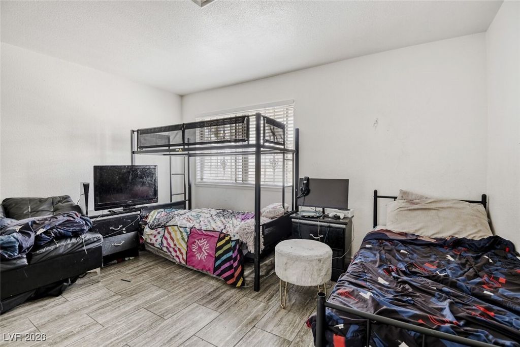 Image 13 of property listing at 2765 Heritage Court, Las Vegas, NV 89121