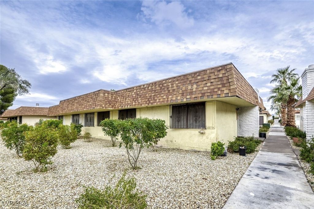 Image 16 of property listing at 2765 Heritage Court, Las Vegas, NV 89121