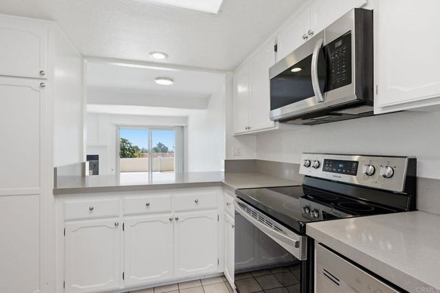 6805 Briarwood Drive, Carlsbad, CA 92011