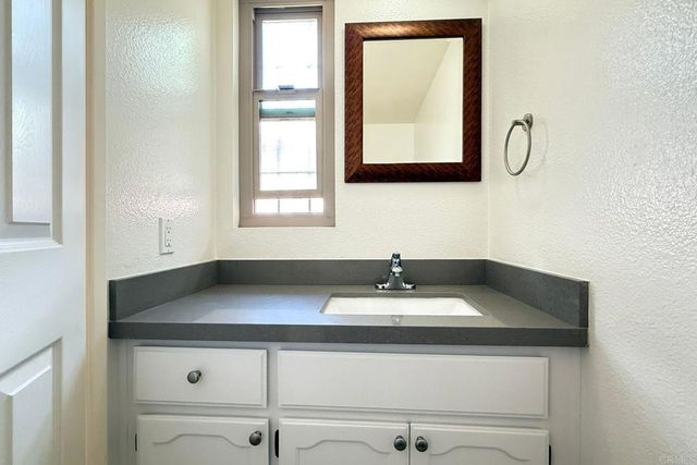 6805 Briarwood Drive, Carlsbad, CA 92011
