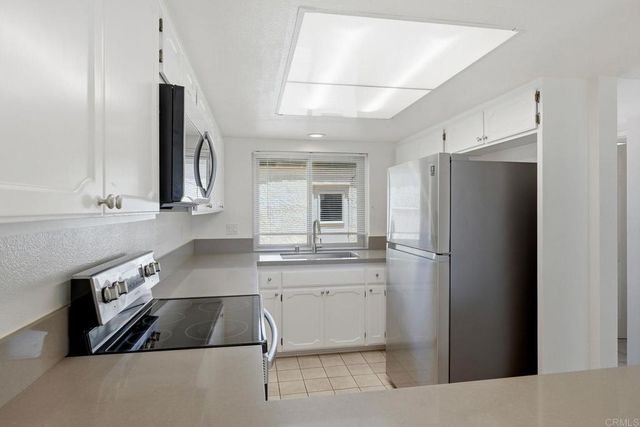 6805 Briarwood Drive, Carlsbad, CA 92011