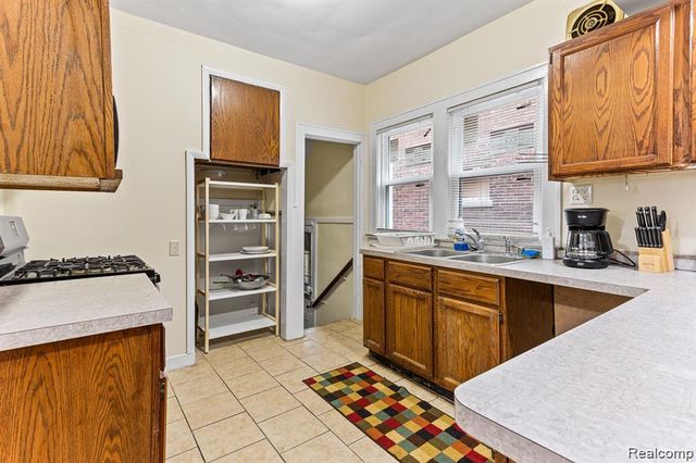 3290 Calvert Street, Detroit, MI 48206