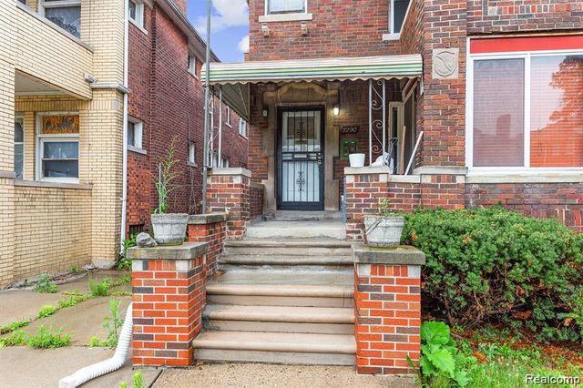 3290 Calvert Street, Detroit, MI 48206