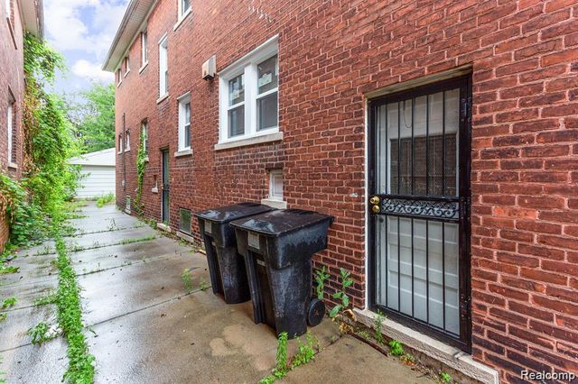 3290 Calvert Street, Detroit, MI 48206