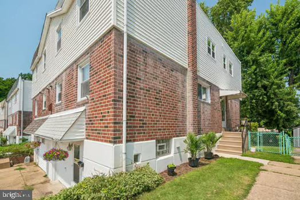 2715 MOWER ST, PHILADELPHIA, PA 19152 — photo 2