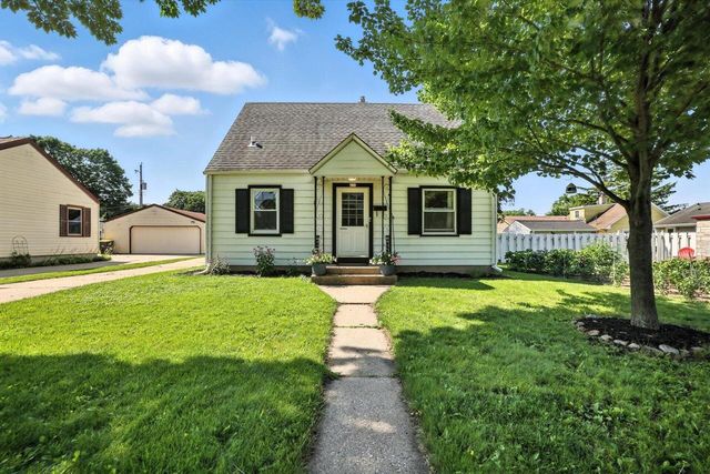 231 Coolidge AVENUE, Waukesha, WI 53186