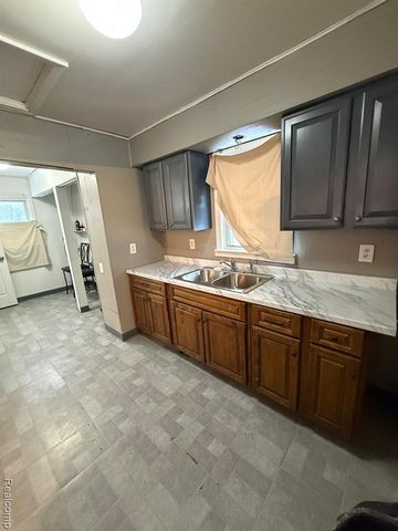 1306 E Humphrey Avenue, Flint, MI 48505