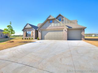 6029 E 123rd Street S, Bixby, OK 74008