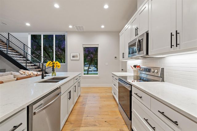 22218 Briarcliff DR, Spicewood, TX 78669