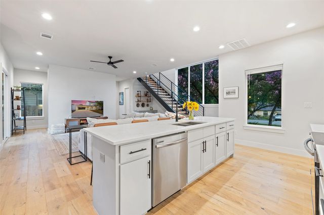 22218 Briarcliff DR, Spicewood, TX 78669