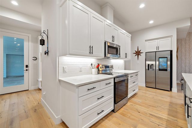 22218 Briarcliff DR, Spicewood, TX 78669