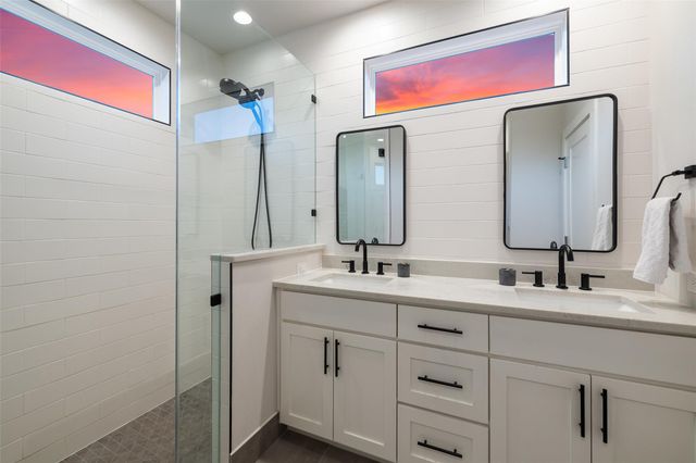 22218 Briarcliff DR, Spicewood, TX 78669