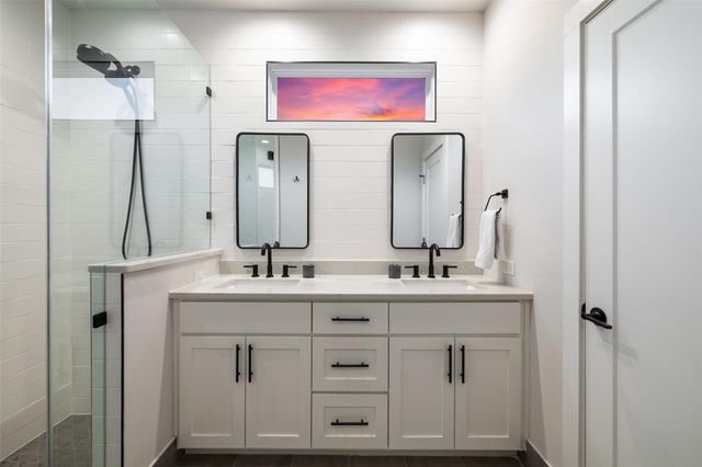 22218 Briarcliff DR, Spicewood, TX 78669