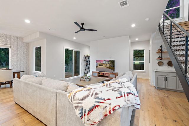 22218 Briarcliff DR, Spicewood, TX 78669