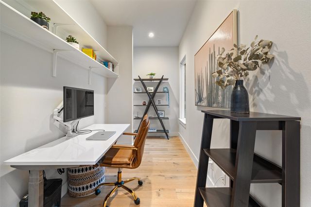 22218 Briarcliff DR, Spicewood, TX 78669