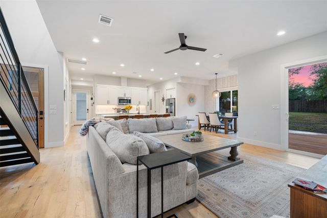 22218 Briarcliff DR, Spicewood, TX 78669