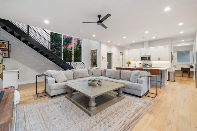 22218 Briarcliff DR, Spicewood, TX 78669