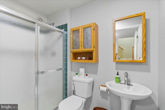 5213 CASTLESTONE DR, Baltimore, MD 21237