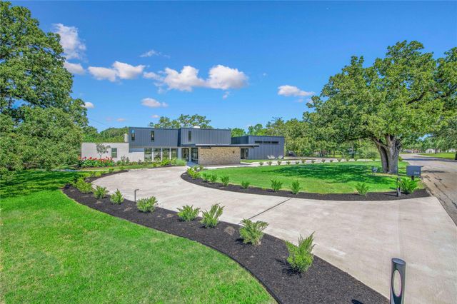 748 S Rosemary Drive, Bryan, TX 77802